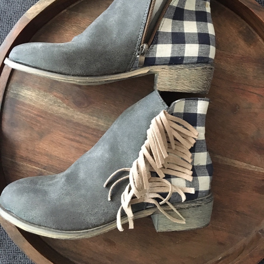 Women’s plaid Fringe Booties